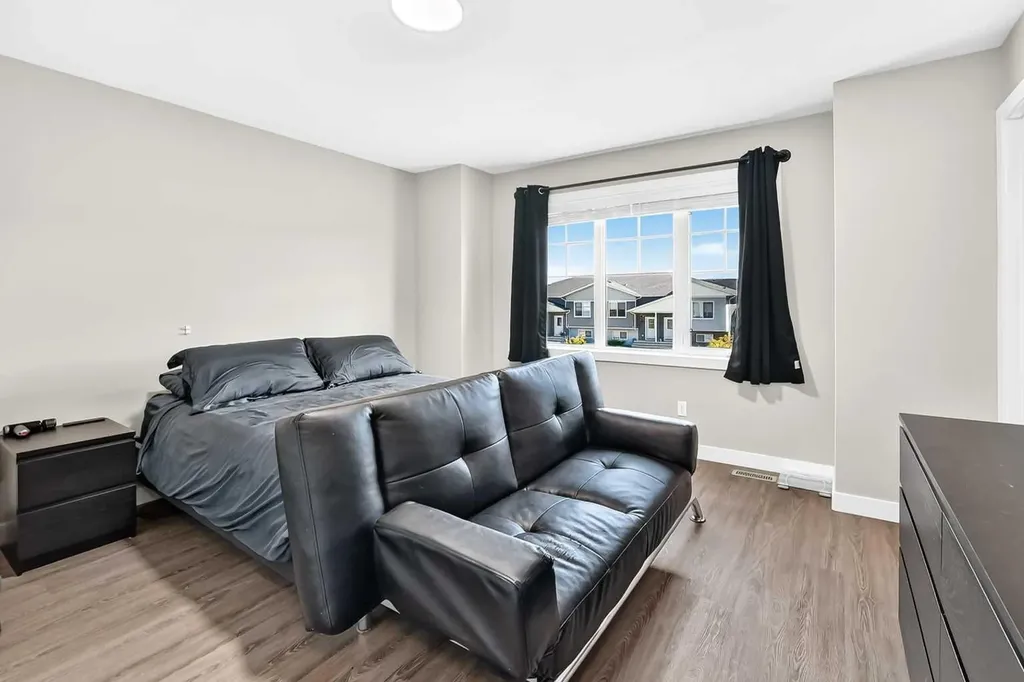 30 Iron Gate Boulevard Sylvan Lake AB T4S 0T6