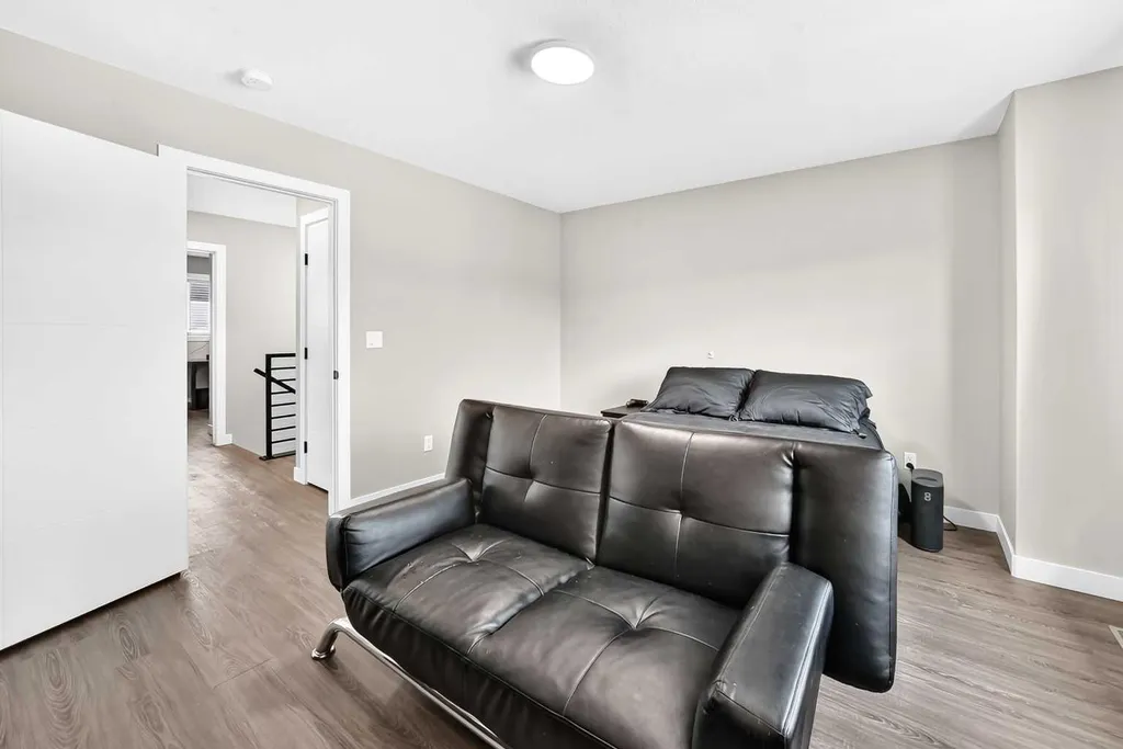 30 Iron Gate Boulevard Sylvan Lake AB T4S 0T6