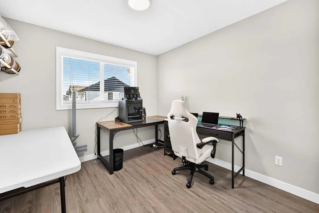 30 Iron Gate Boulevard Sylvan Lake AB T4S 0T6