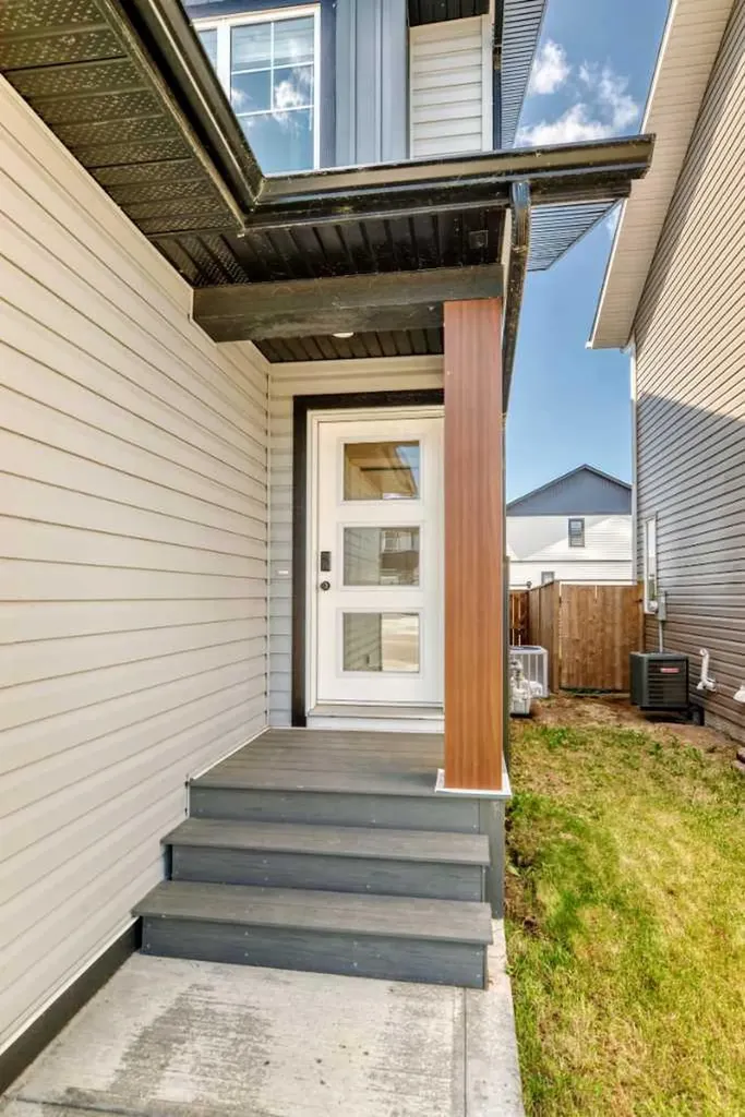 30 Iron Gate Boulevard Sylvan Lake AB T4S 0T6