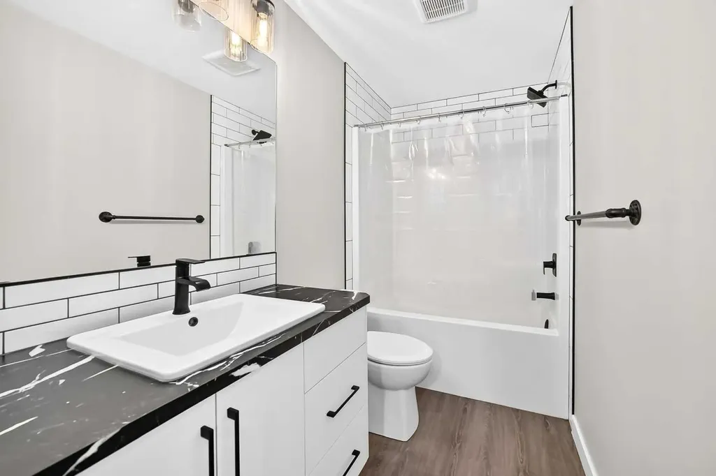 30 Iron Gate Boulevard Sylvan Lake AB T4S 0T6