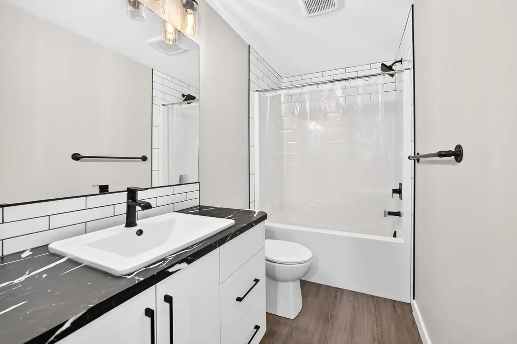 30 Iron Gate Boulevard Sylvan Lake AB T4S 0T6