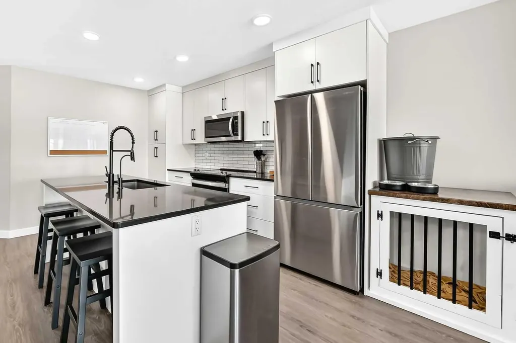 30 Iron Gate Boulevard Sylvan Lake AB T4S 0T6
