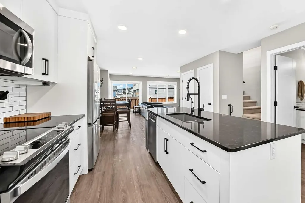 30 Iron Gate Boulevard Sylvan Lake AB T4S 0T6