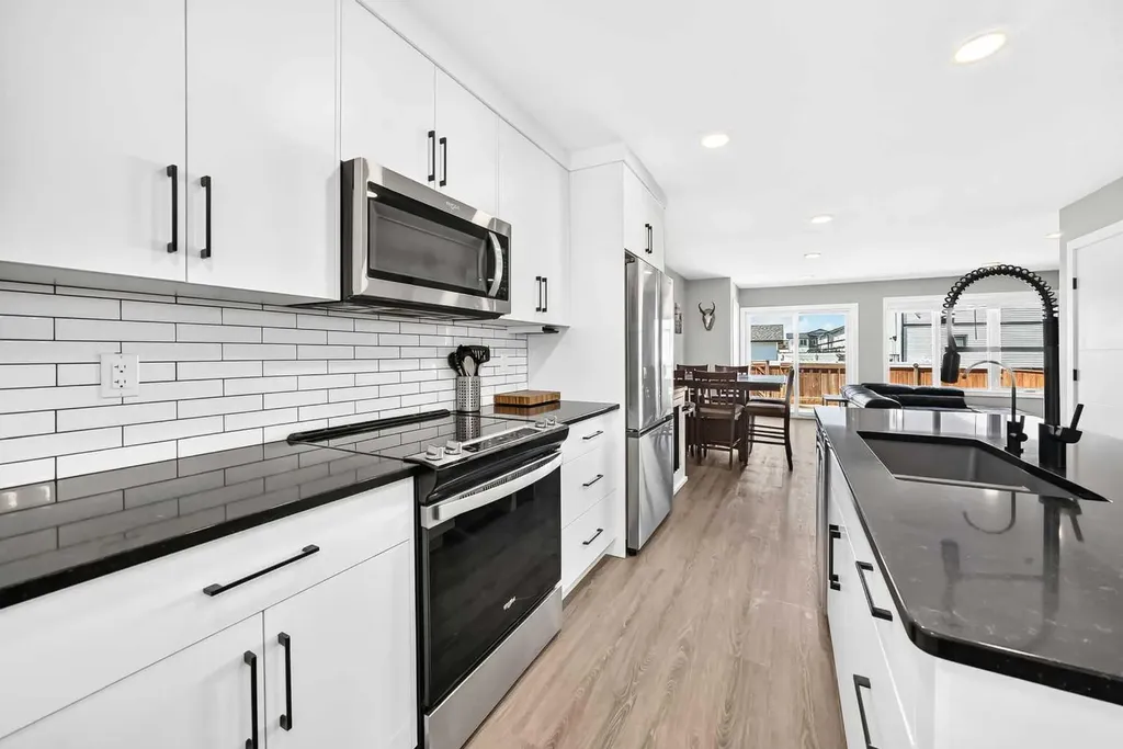 30 Iron Gate Boulevard Sylvan Lake AB T4S 0T6
