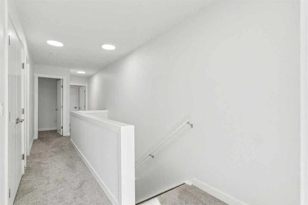 95 Saddlecrest Circle Calgary AB T3J 0Z2