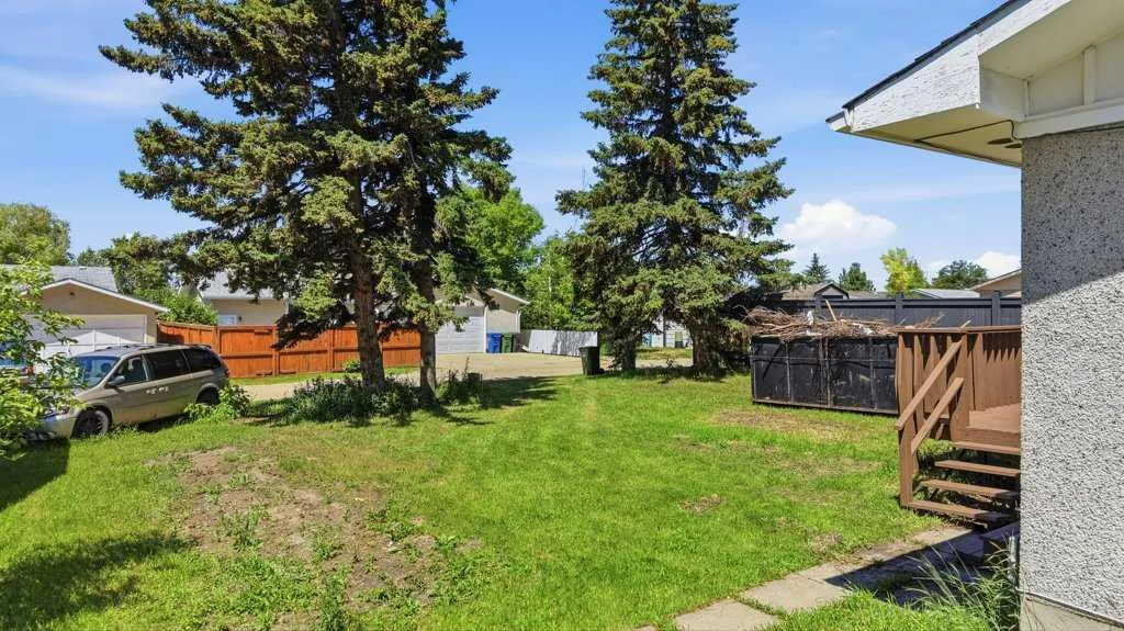 6 Onlsow Square Red Deer AB T4N 5C6