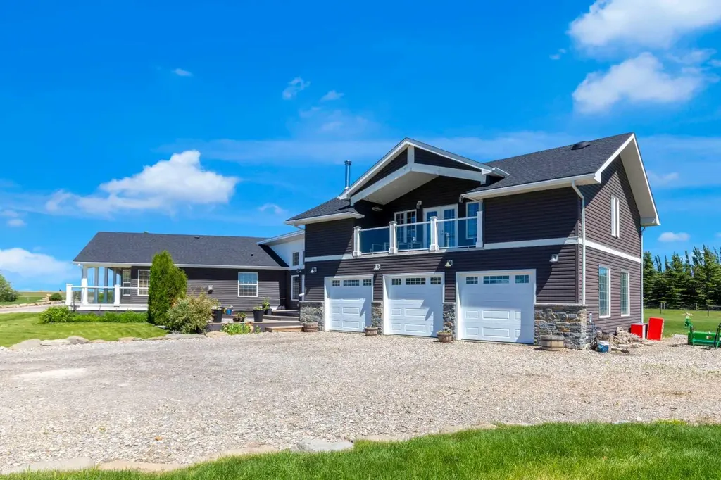 27 Stewart Road SE Airdrie AB T4A 3H8