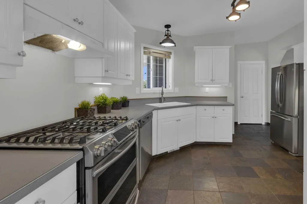 27 Stewart Road SE Airdrie AB T4A 3H8