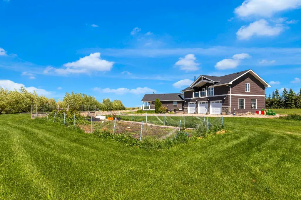27 Stewart Road SE Airdrie AB T4A 3H8