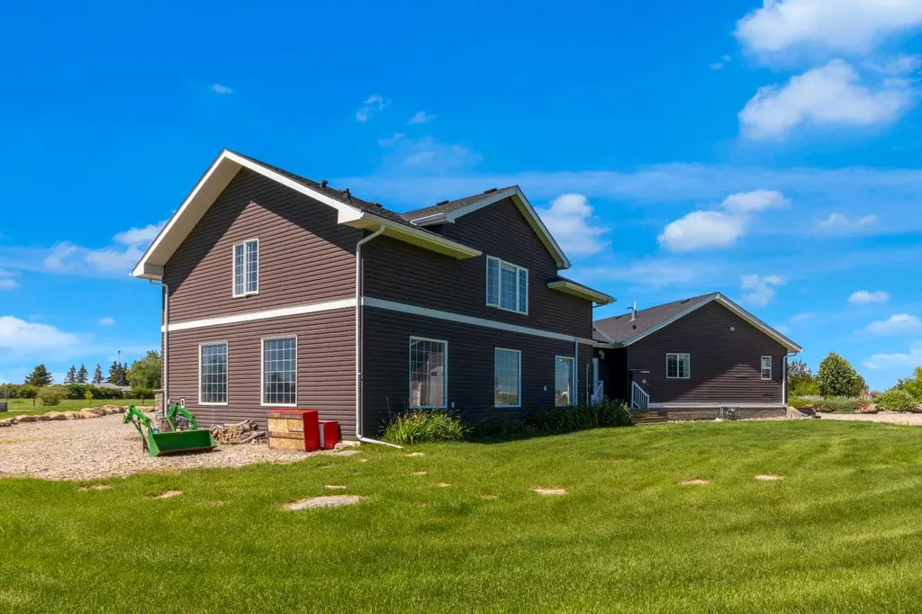 27 Stewart Road SE Airdrie AB T4A 3H8