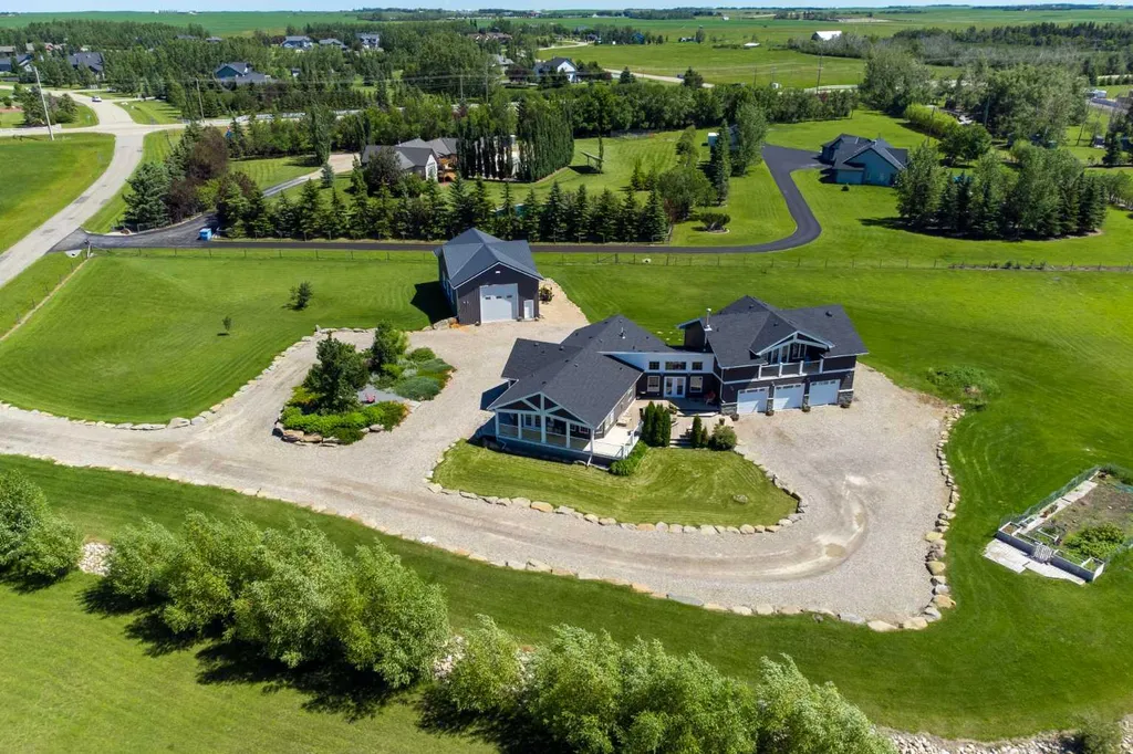 27 Stewart Road SE Airdrie AB T4A 3H8