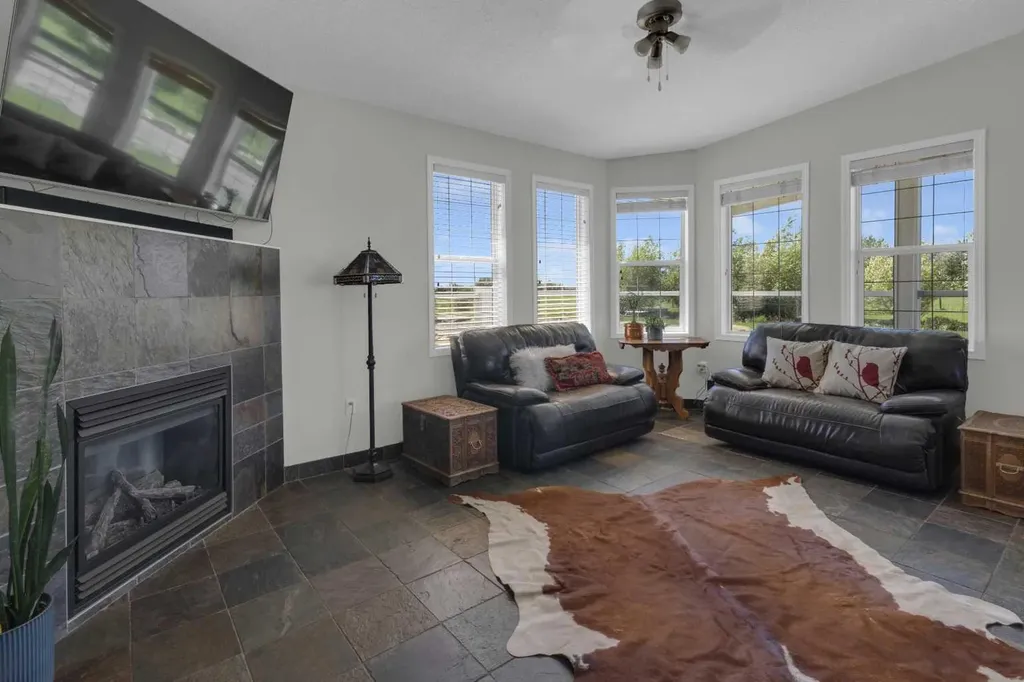 27 Stewart Road SE Airdrie AB T4A 3H8