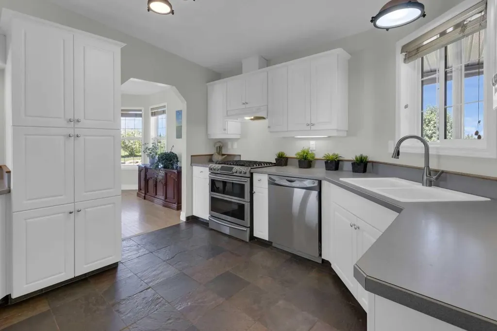 27 Stewart Road SE Airdrie AB T4A 3H8