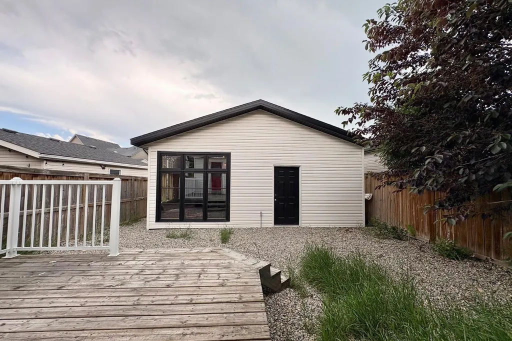 21 Walden Square SE Calgary AB T2X 0M9