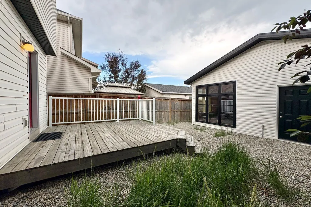 21 Walden Square SE Calgary AB T2X 0M9