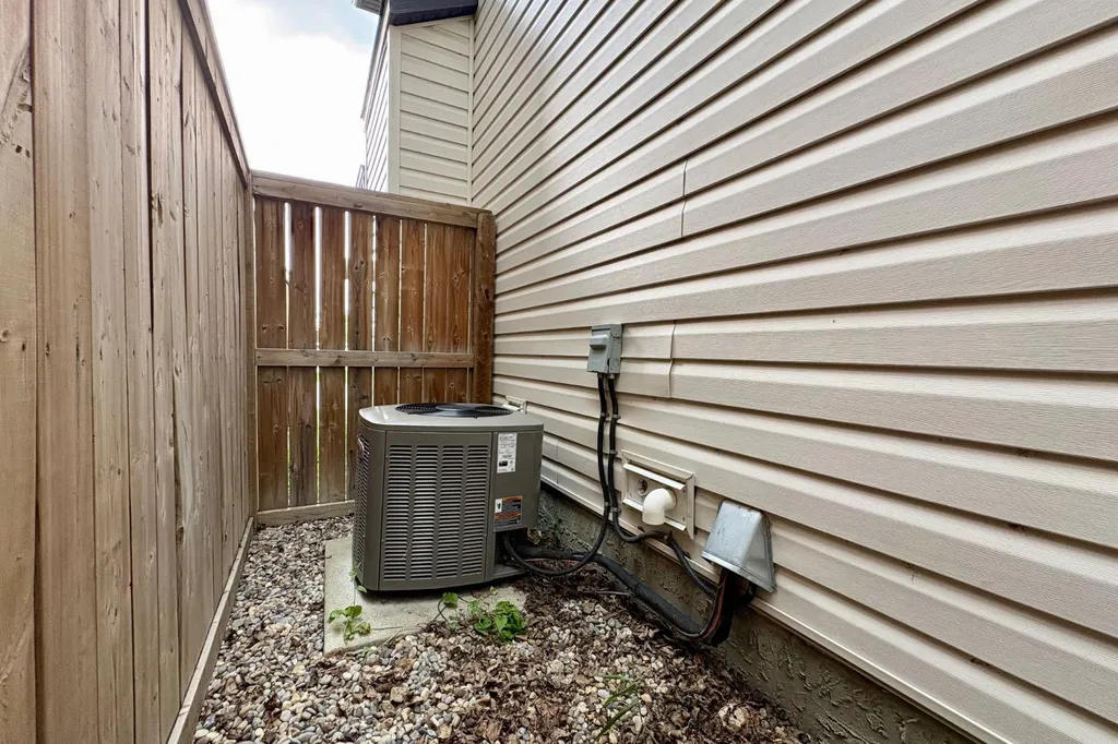 21 Walden Square SE Calgary AB T2X 0M9