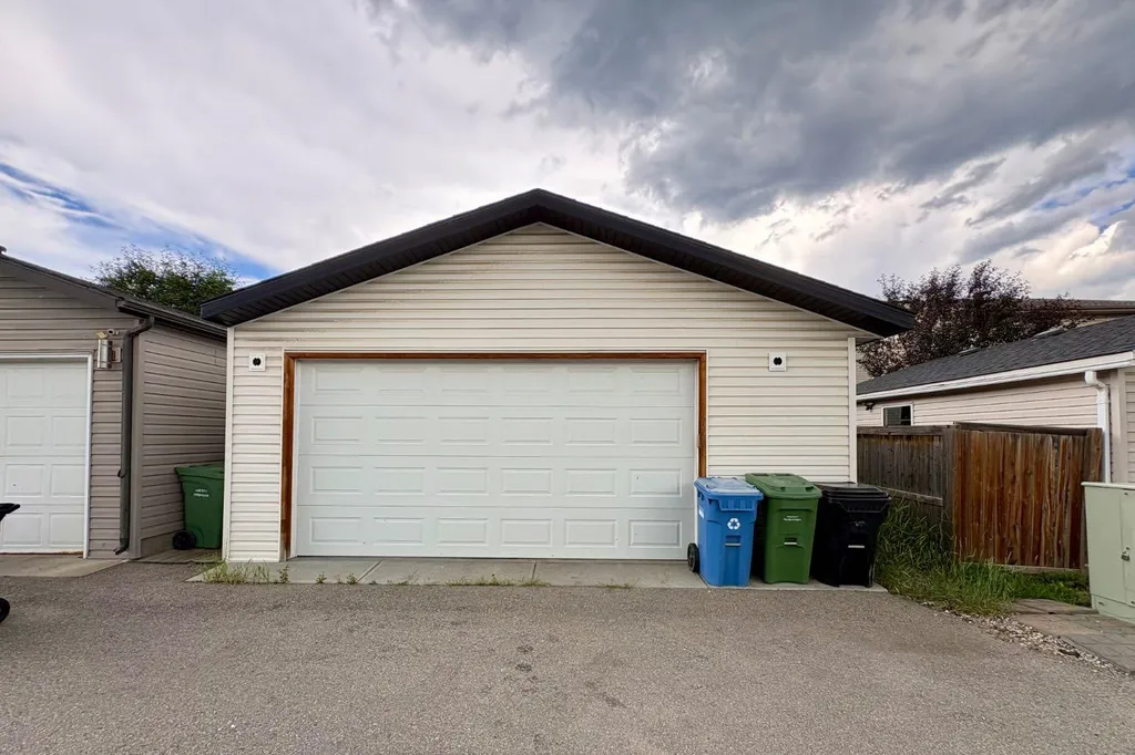 21 Walden Square SE Calgary AB T2X 0M9