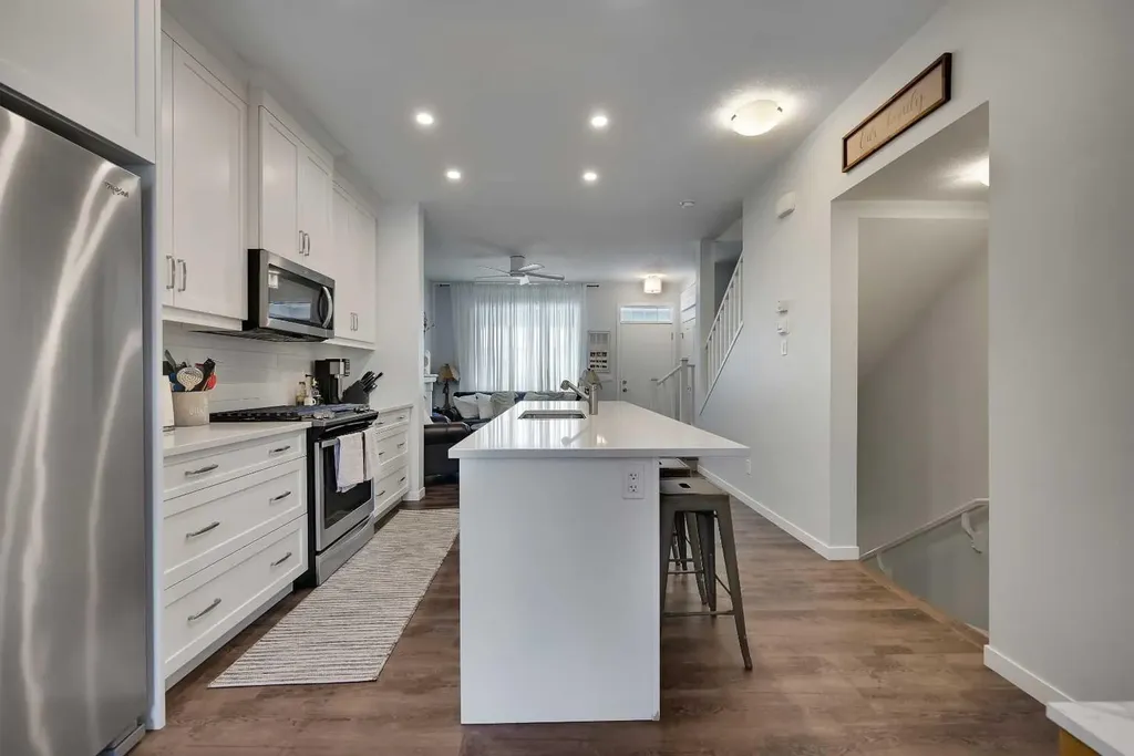 221 Ellen Way Crossfield AB T0M0S0