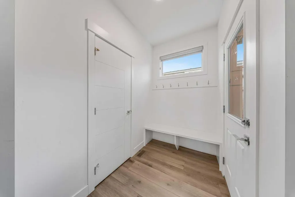 242 Carrington Gate NW Calgary AB T3P 1E1