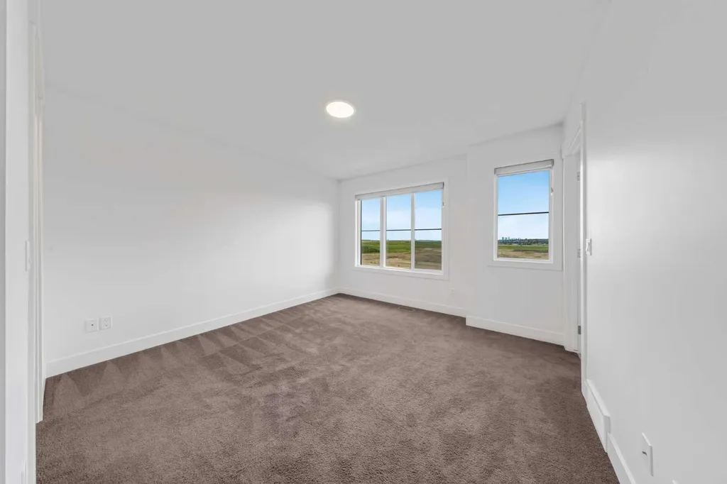 242 Carrington Gate NW Calgary AB T3P 1E1