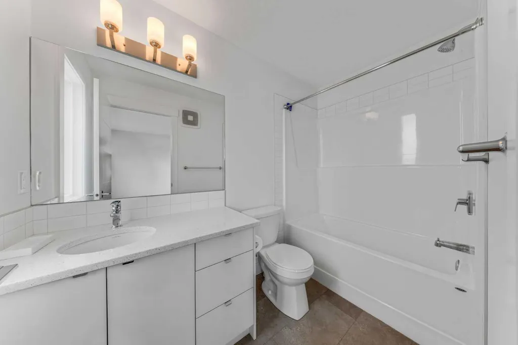 242 Carrington Gate NW Calgary AB T3P 1E1