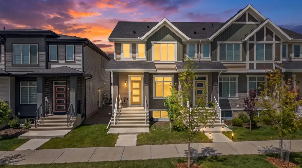 242 Carrington Gate NW Calgary AB T3P 1E1