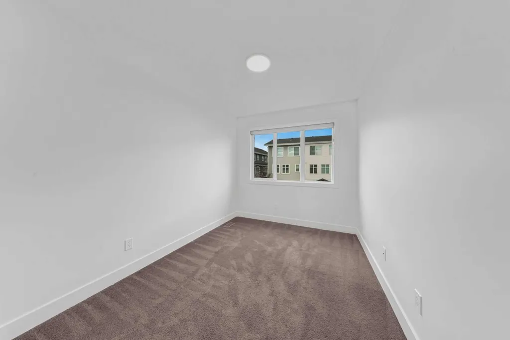 242 Carrington Gate NW Calgary AB T3P 1E1