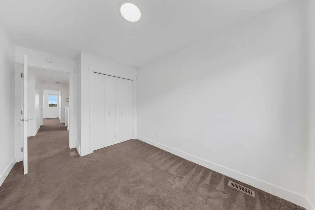 242 Carrington Gate NW Calgary AB T3P 1E1