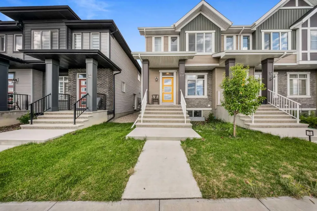 242 Carrington Gate NW Calgary AB T3P 1E1