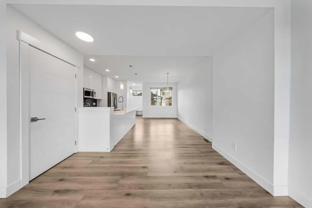 242 Carrington Gate NW Calgary AB T3P 1E1
