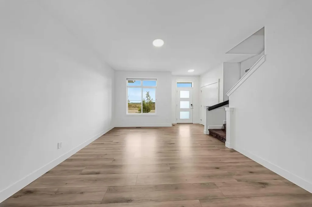 242 Carrington Gate NW Calgary AB T3P 1E1
