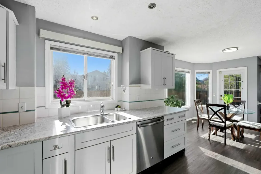 175 Shannon Circle SW Calgary AB T2Y 2L1