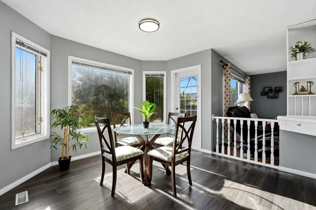 175 Shannon Circle SW Calgary AB T2Y 2L1