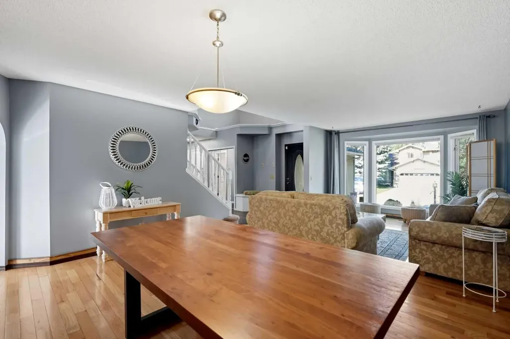 175 Shannon Circle SW Calgary AB T2Y 2L1