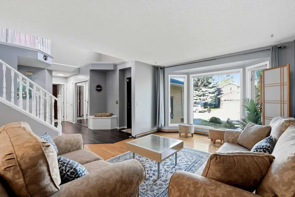 175 Shannon Circle SW Calgary AB T2Y 2L1