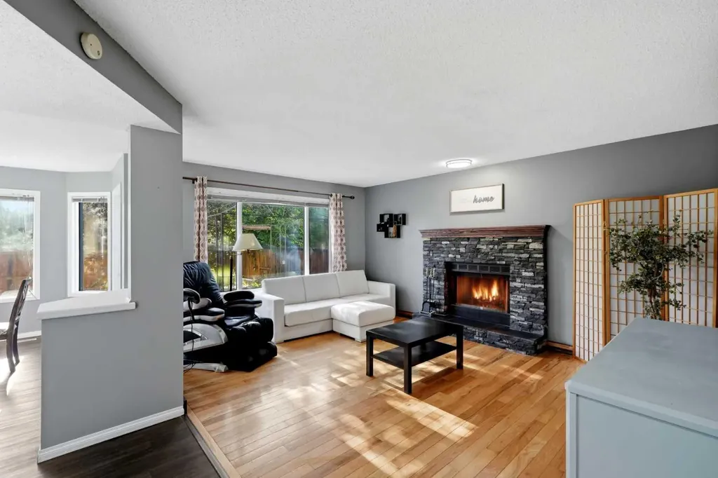 175 Shannon Circle SW Calgary AB T2Y 2L1