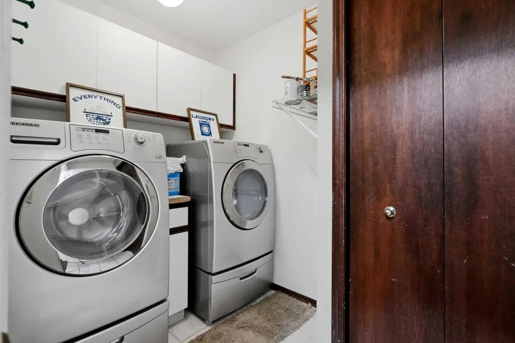 175 Shannon Circle SW Calgary AB T2Y 2L1