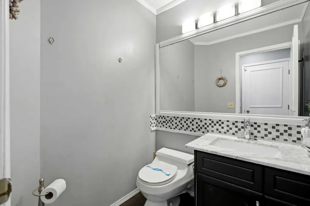 175 Shannon Circle SW Calgary AB T2Y 2L1