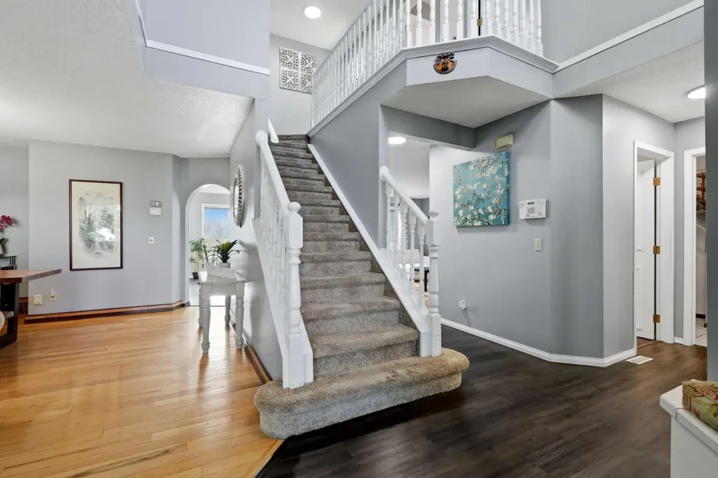 175 Shannon Circle SW Calgary AB T2Y 2L1