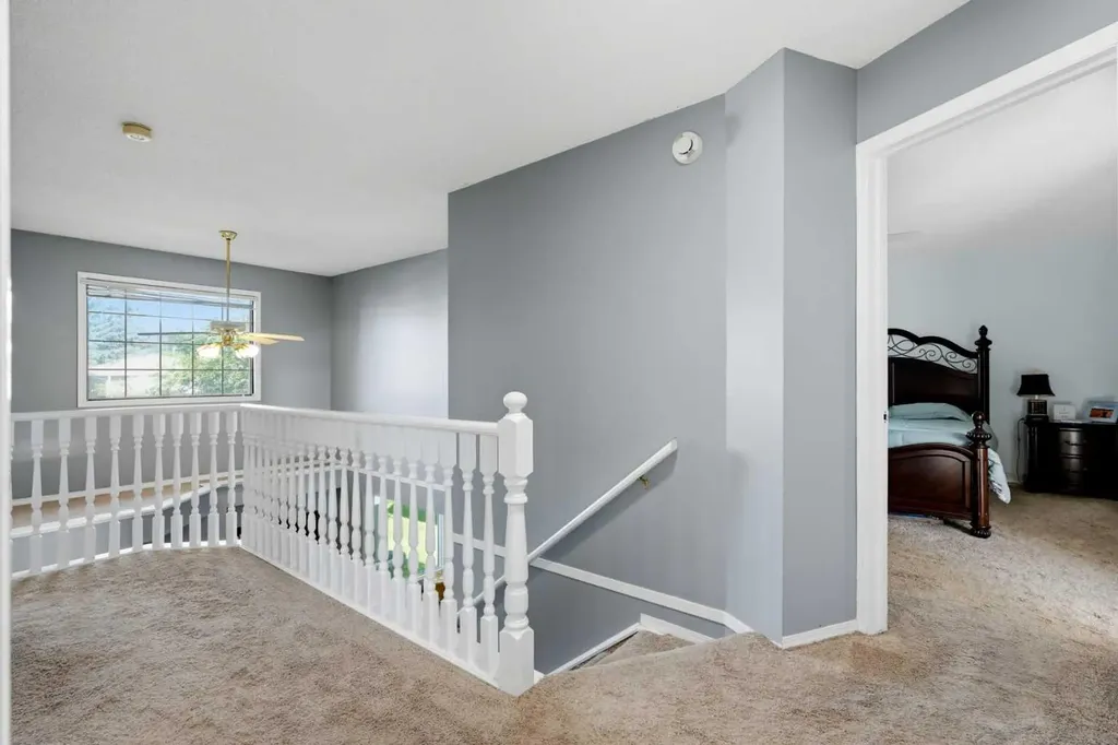 175 Shannon Circle SW Calgary AB T2Y 2L1