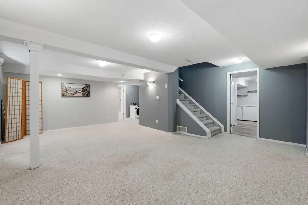 175 Shannon Circle SW Calgary AB T2Y 2L1