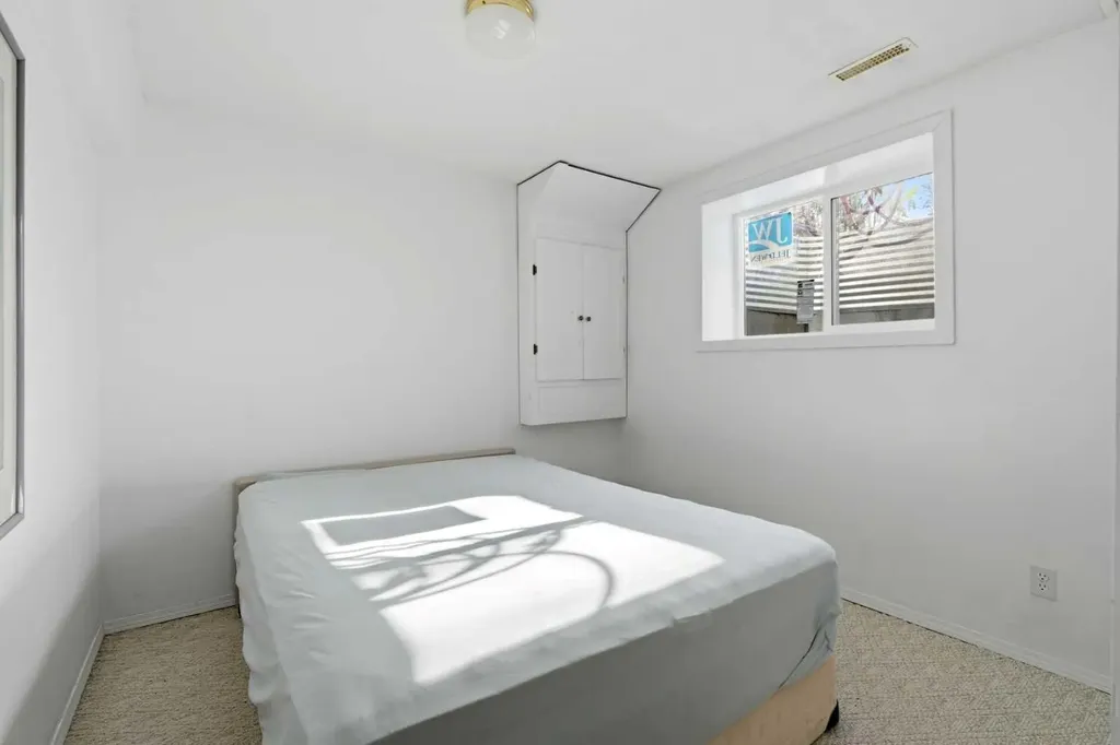 175 Shannon Circle SW Calgary AB T2Y 2L1