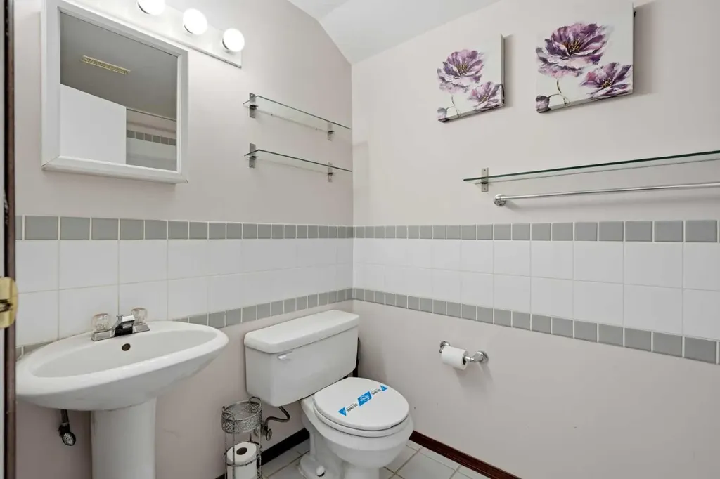 175 Shannon Circle SW Calgary AB T2Y 2L1