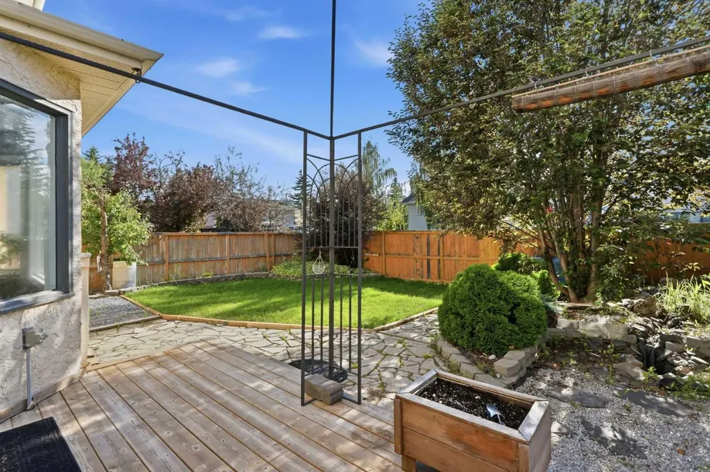 175 Shannon Circle SW Calgary AB T2Y 2L1