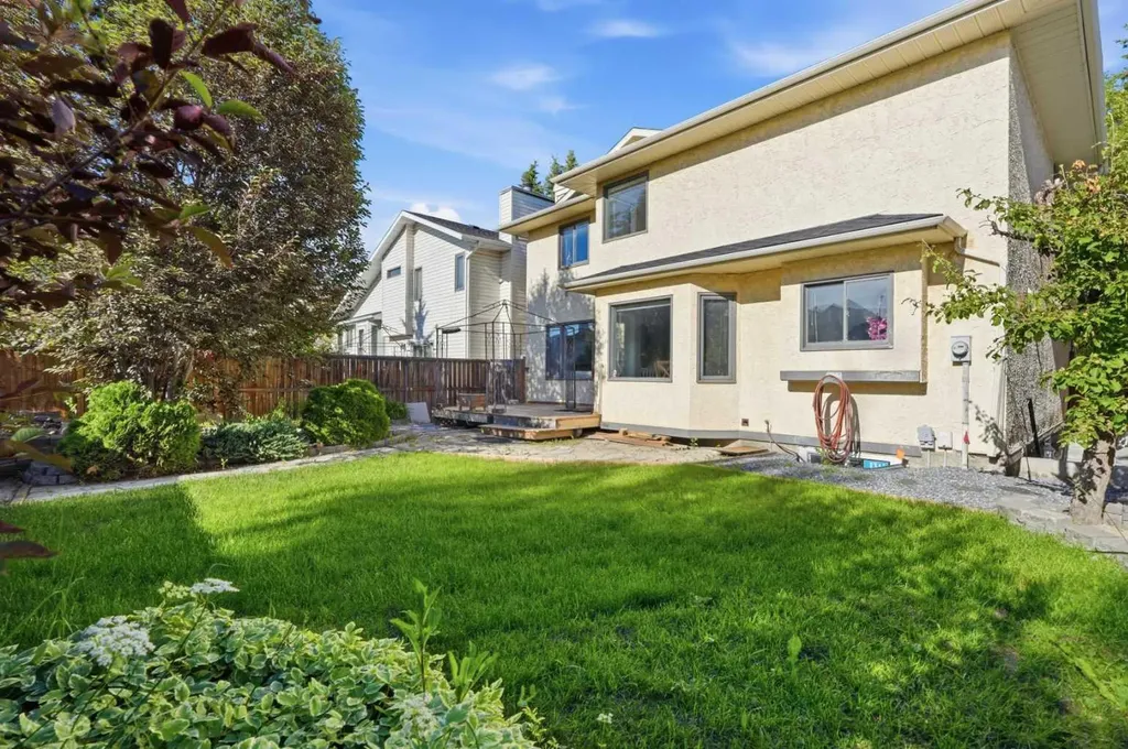 175 Shannon Circle SW Calgary AB T2Y 2L1