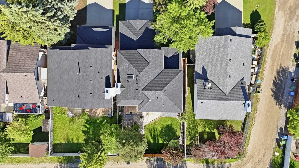 175 Shannon Circle SW Calgary AB T2Y 2L1