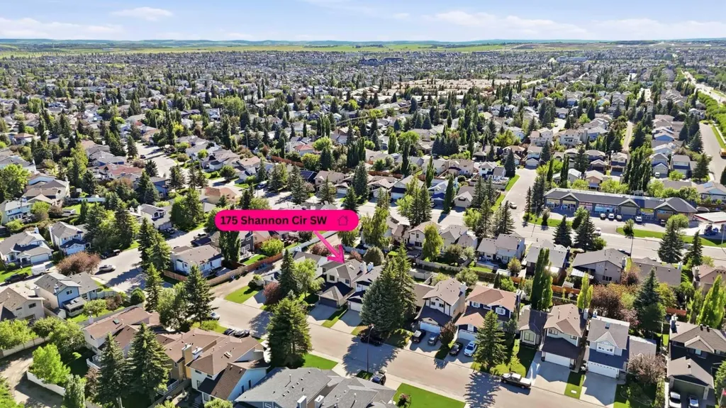 175 Shannon Circle SW Calgary AB T2Y 2L1