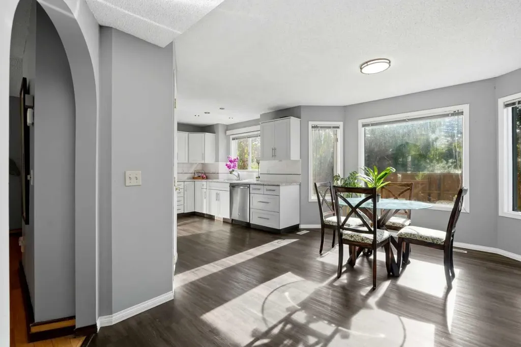 175 Shannon Circle SW Calgary AB T2Y 2L1