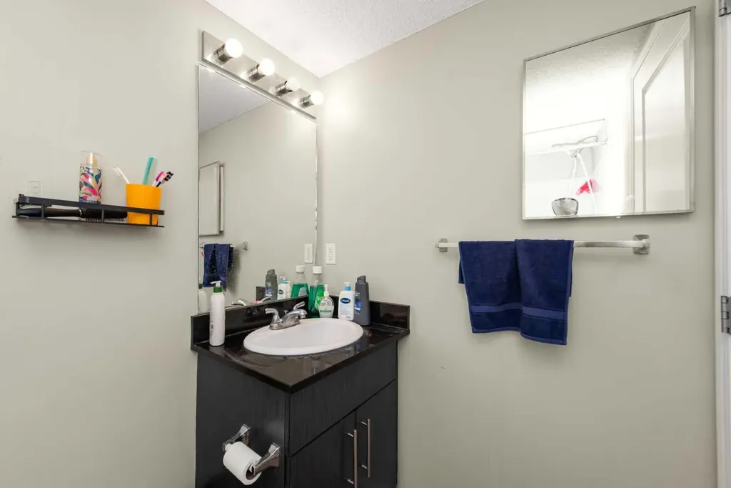 5 Saddlestone Way NE Calgary AB T3J 0S2